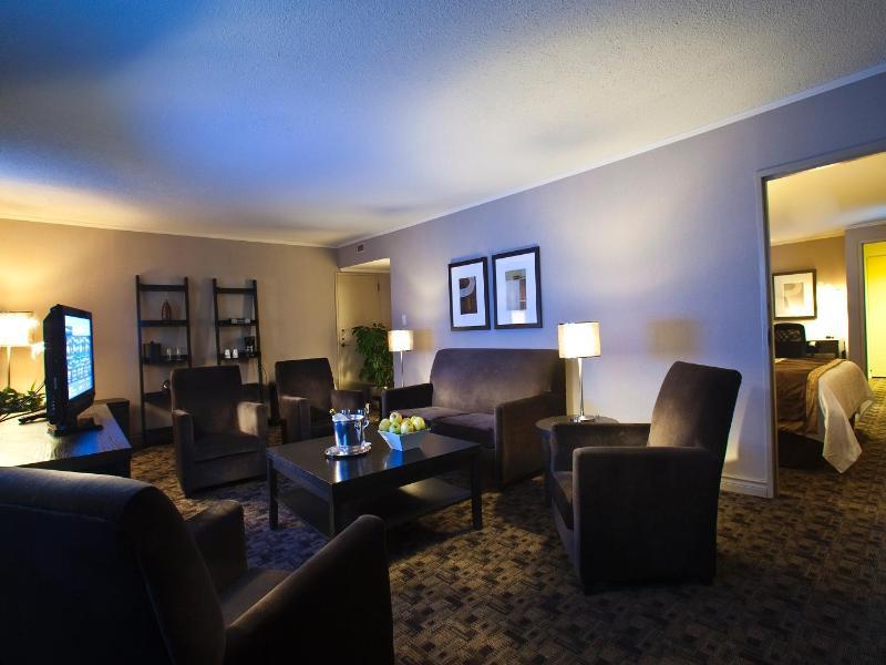 Delta Hotels By Marriott Beausejour Moncton Bagian luar foto