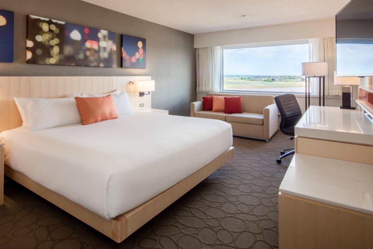 Delta Hotels By Marriott Beausejour Moncton Bagian luar foto