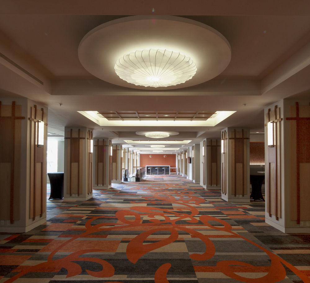 Delta Hotels By Marriott Beausejour Moncton Bagian luar foto