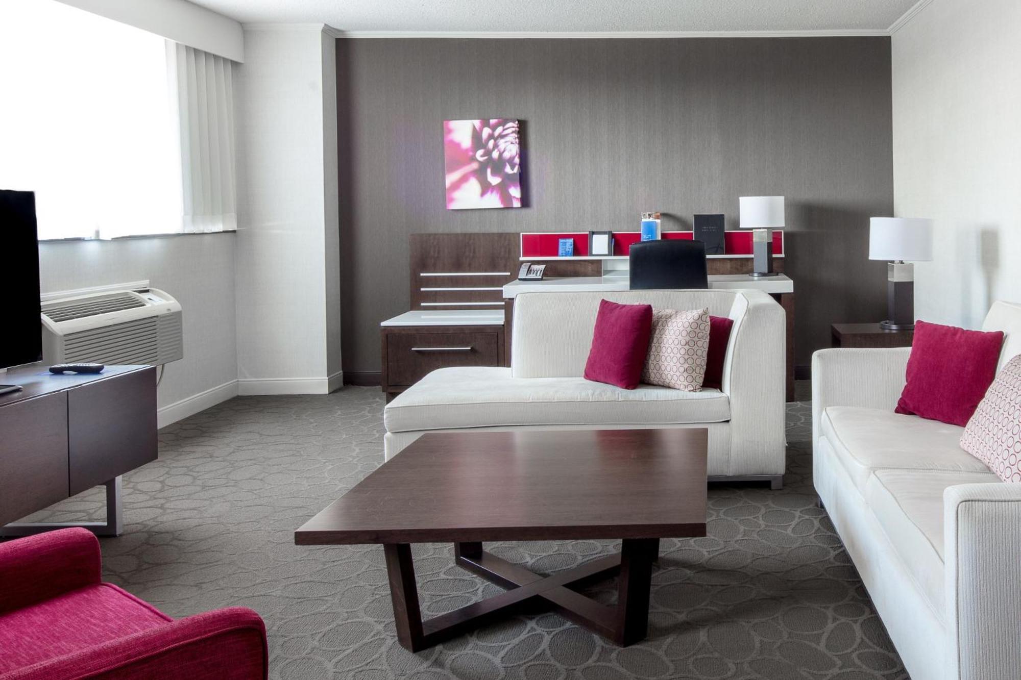 Delta Hotels By Marriott Beausejour Moncton Bagian luar foto