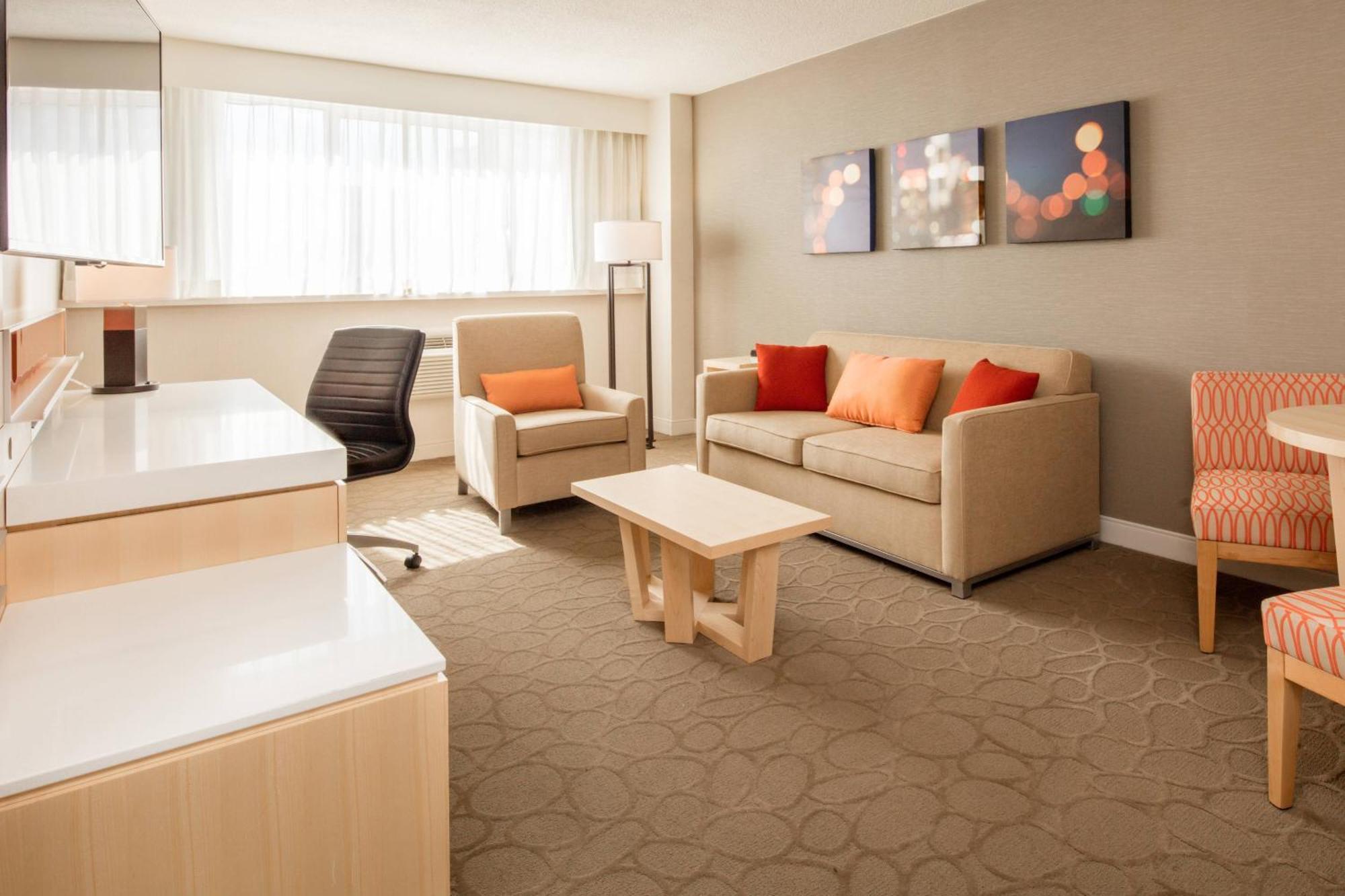 Delta Hotels By Marriott Beausejour Moncton Bagian luar foto