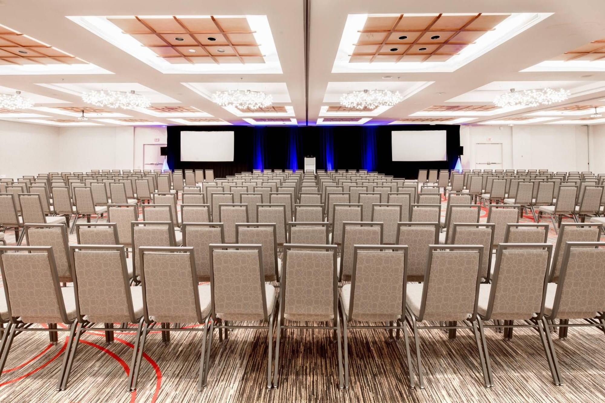 Delta Hotels By Marriott Beausejour Moncton Bagian luar foto