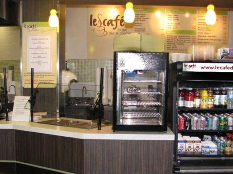 Delta Hotels By Marriott Beausejour Moncton Bagian luar foto