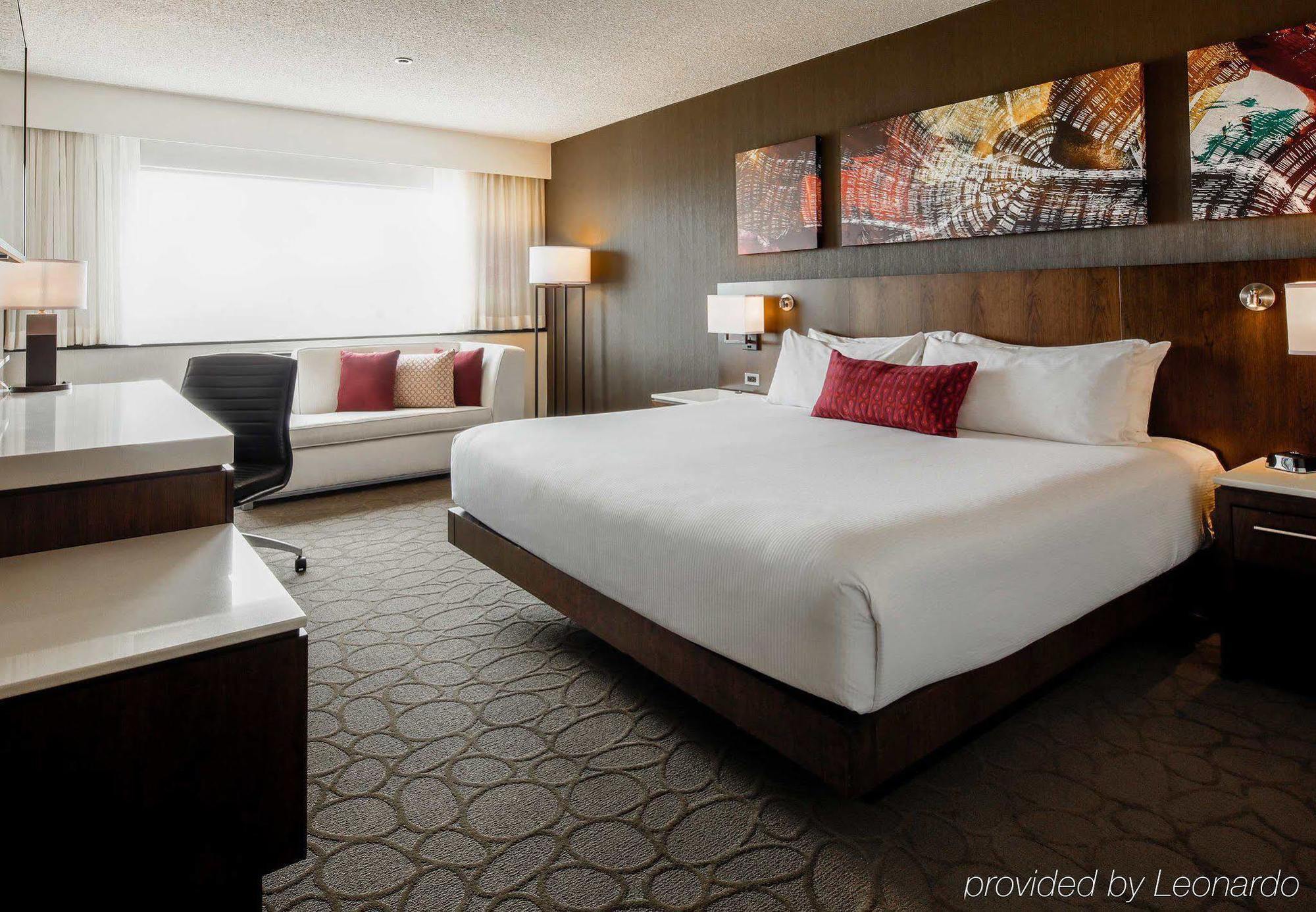 Delta Hotels By Marriott Beausejour Moncton Bagian luar foto